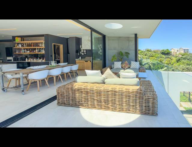 5 BEDROOM HOUSE FOR SALE IN ZULULAMI LUXURY COASTAL ESTATE